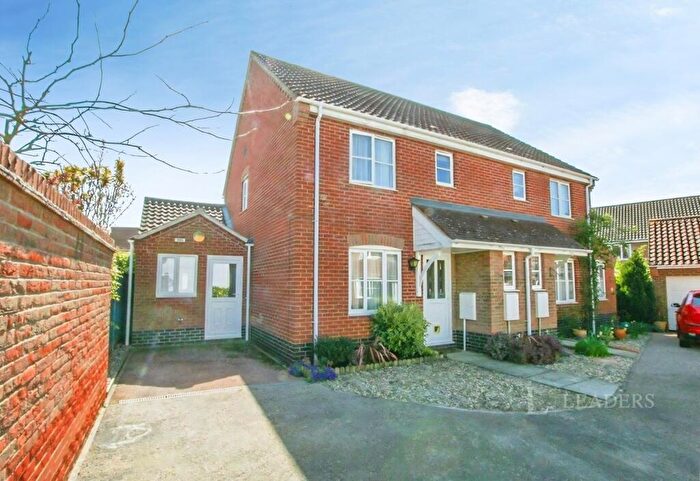 3 Bedroom House To Rent In Tortoiseshell Way, Wymondham, NR18