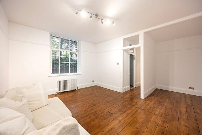 Studio For Sale In Daver Court, Chelsea Manor Street, Chelsea, London, SW3