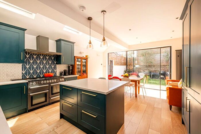 4 Bedroom End Of Terrace House For Sale In Purves Road, NW10