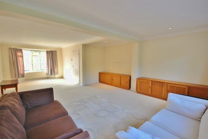 4 Bedroom House To Rent In The Dene, Cheam, Sutton, SM2