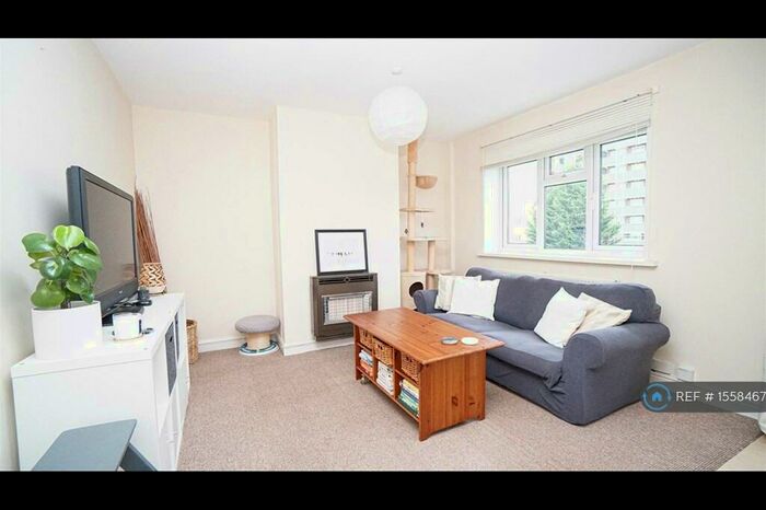 2 Bedroom Maisonette To Rent In Fillingfir Road, Leeds, LS16