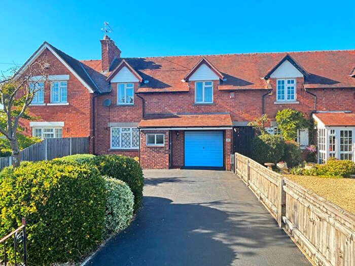3 Bedroom Terraced House For Sale In Innsworth Lane, Longlevens, Gloucester, GL2