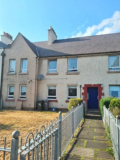 3 Bedroom Flat To Rent In Granton Medway, Edinburgh, EH5