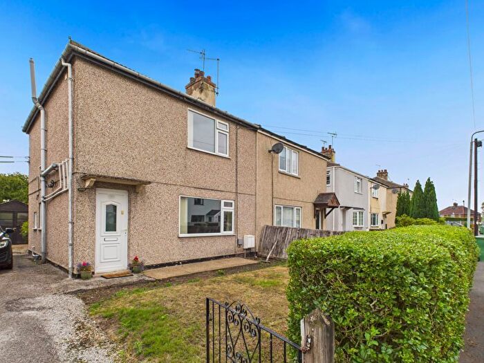 3 Bedroom Semi-Detached House For Sale In Crompton Road, Bilsthorpe, NG22