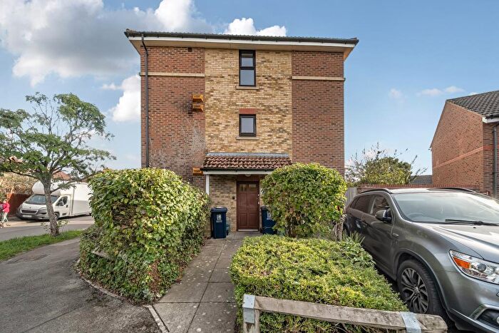 1 Bedroom Flat For Sale In Greater Leys, Oxford, OX4