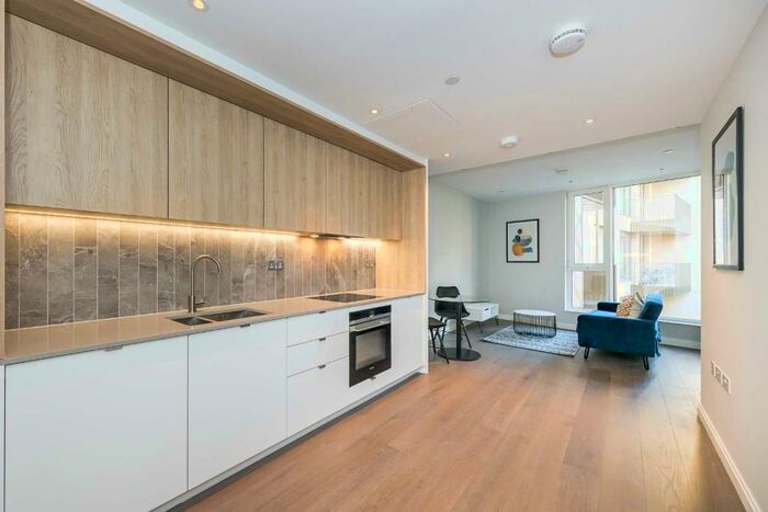 1 Bedroom Flat To Rent In Kennington Lane, Oval, London, SE11