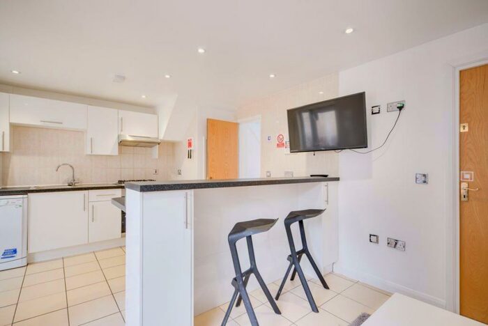 5 Bedroom House To Rent In Tenterden Drive, Canterbury, CT2