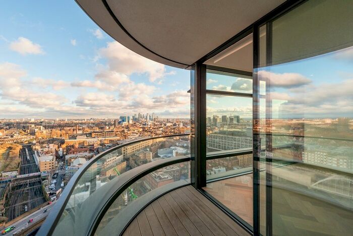 2 Bedroom Flat To Rent In Principal Place, London, EC2A