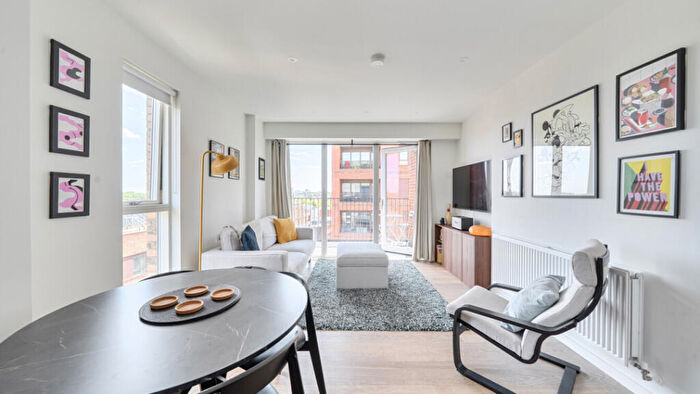 1 Bedroom Flat For Sale In Chamberlin Mansions, Mary Neuner Road, London, N8
