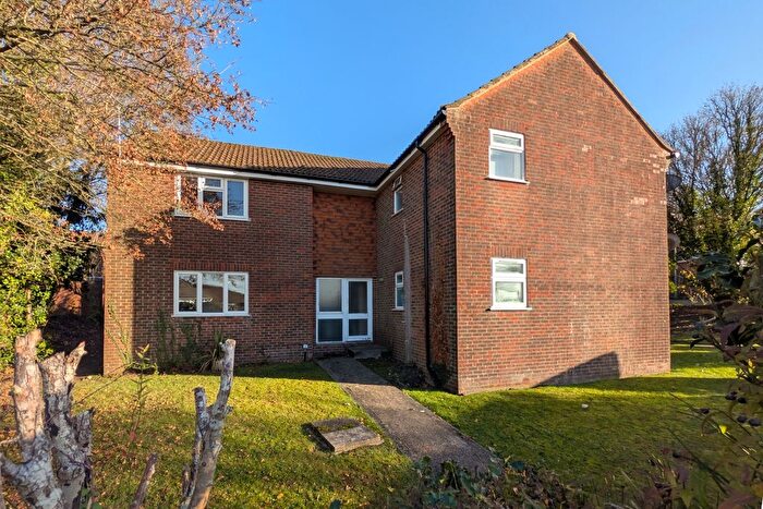 1 Bedroom Studio To Rent In Salisbury Close, Alton, Hampshire, GU34