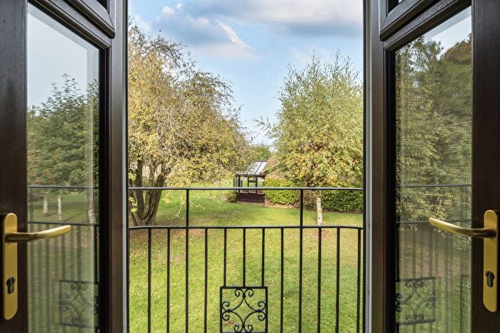 2 Bedroom Flat To Rent In Roding Close, Elmbridge Village, Cranleigh, GU6