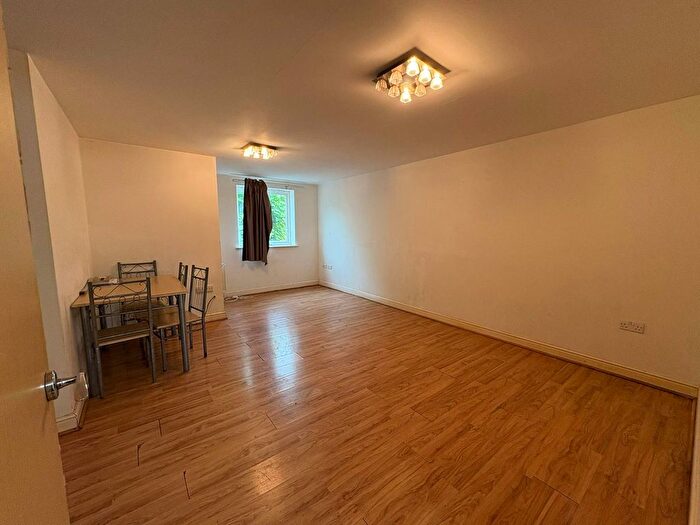 2 Bedroom Flat For Sale In Orton Grove, Enfield, EN1