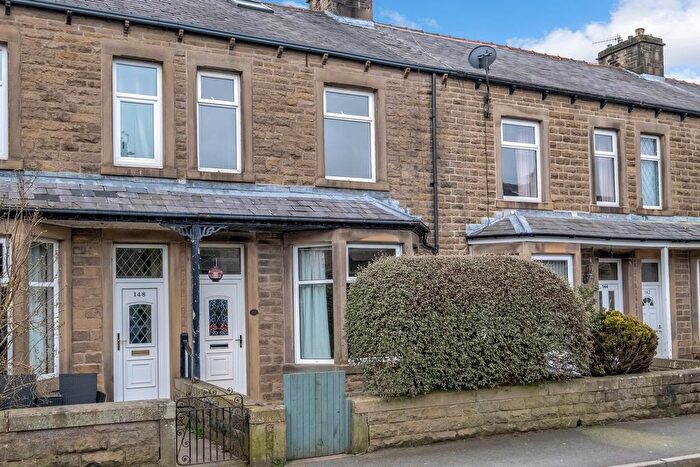 3 Bedroom Terraced House For Sale In Gisburn Road, Barnoldswick, BB18