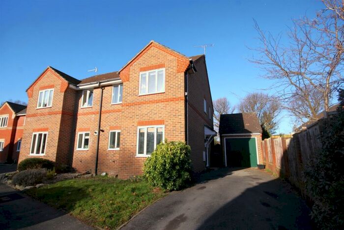 3 Bedroom Semi-Detached House To Rent In Sorrel Drive, Whiteley, Fareham, PO15