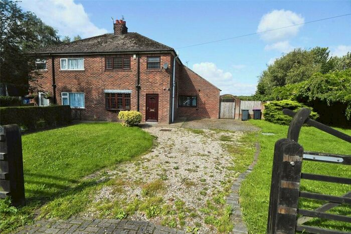 3 Bedroom Semi-Detached House To Rent In Park Farm Road, Kettlethorpe, Lincoln, Lincolnshire, LN1