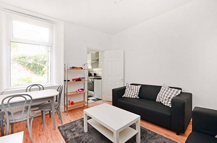 4 Bedroom House To Rent In Beehive Road, Crookesmoor, Sheffield, S10