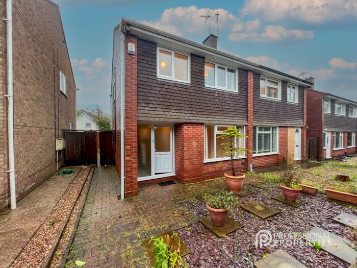 3 Bedroom Semi-Detached House To Rent In Broomhill Close, Mickleover, Derby, Derbyshire, DE3