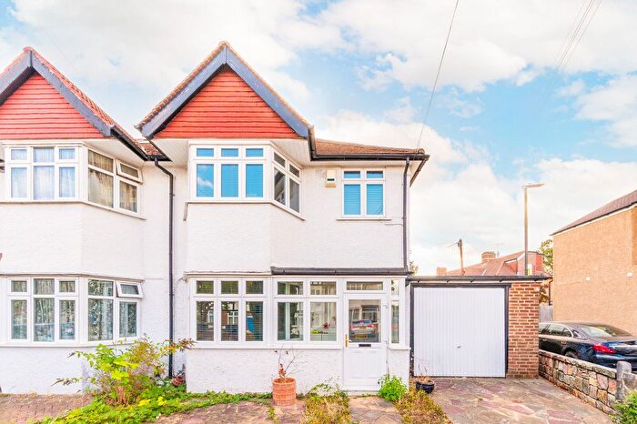 3 Bedroom End Terrace House For Sale In Hartland Way, Merton, Morden, SM4