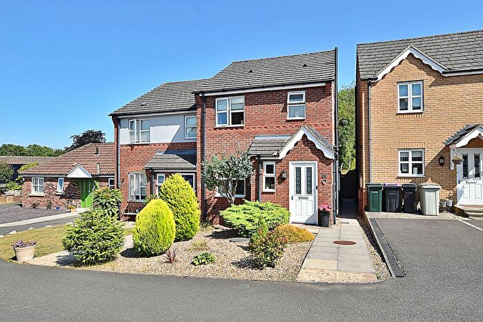 3 Bedroom Semi-Detached House For Sale In Baggaley Drive, Horncastle, LN9