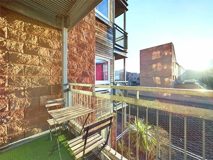 2 Bedroom Apartment To Rent In Albion Gardens, Easter Road, Edinburgh, EH7