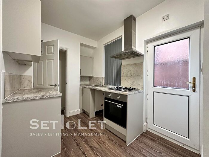 3 Bedroom Terraced House To Rent In Linden Street, Leicester, LE5