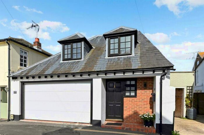 1 Bedroom House To Rent In River Road, Arundel, BN18