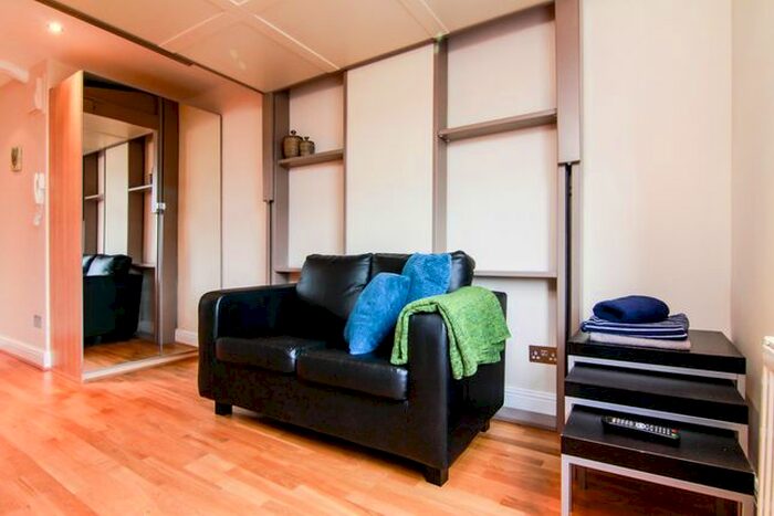 Studio To Rent In Clanricarde Gardens, London W2