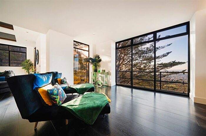 5 Bedroom Detached House For Sale In The Woodlands Estate, Cheddar, BS27