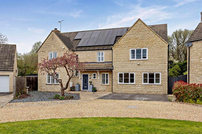 6 Bedroom Detached House For Sale In Perrinsfield, Lechlade, Gloucestershire, GL7