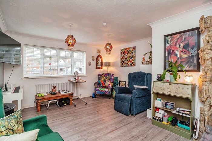 1 Bedroom Flat For Sale In Victoria Road, Southend-On-Sea, SS1