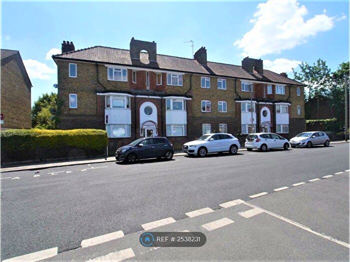 2 Bedroom Flat To Rent In Brathway Road, London, SW18