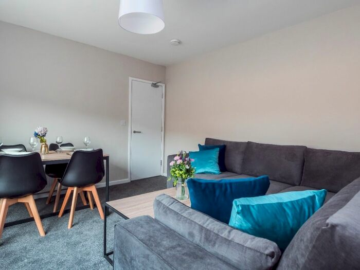 4 Bedroom Semi-Detached House To Rent In Ambleside Avenue, Southmead, Bristol, BS10