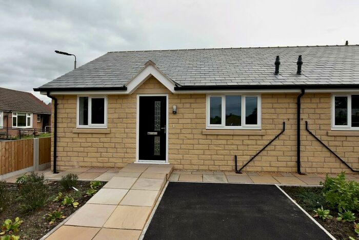 2 Bedroom Semi-Detached Bungalow To Rent In Thornell Close, Chapel En Le Frith, SK23