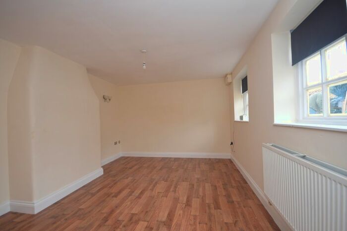 1 Bedroom Cottage To Rent In High Street, Thrapston, Kettering, NN14