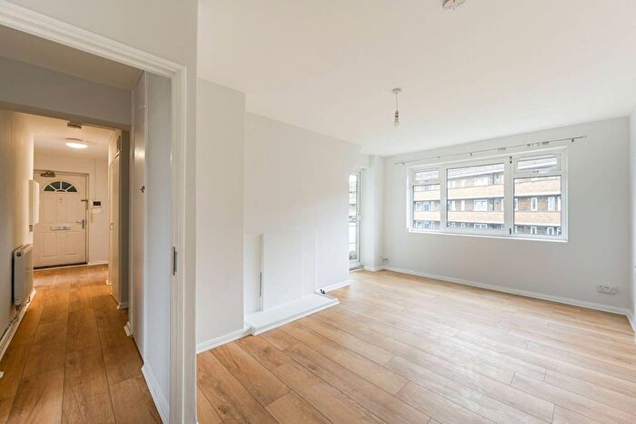 2 Bedroom Flat To Rent In Stockwell, Stockwell, London, SW9