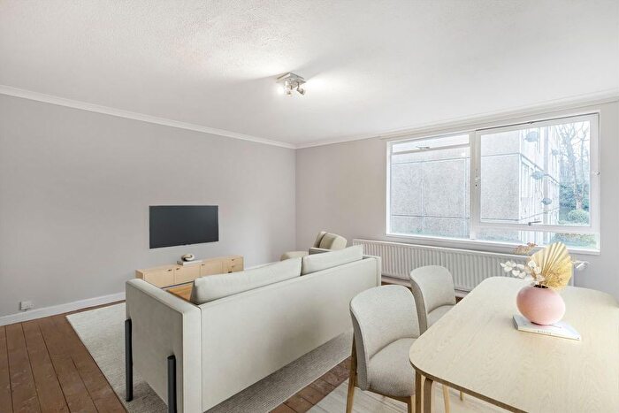 3 Bedroom Flat For Sale In Carlton Drive, Putney, SW15