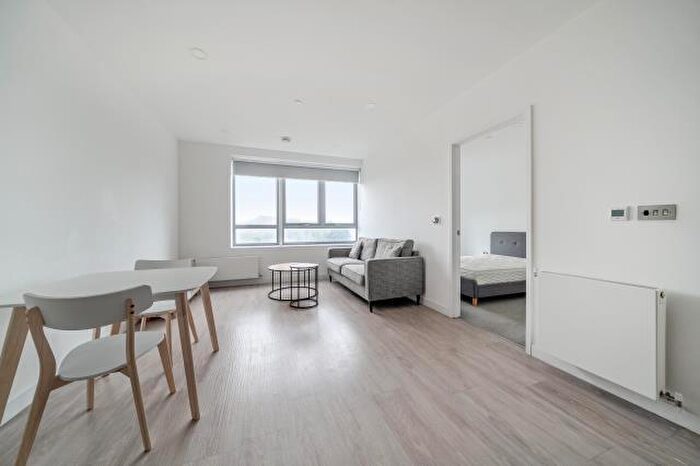 2 Bedroom Apartment To Rent In Market Street, Bracknell, RG12