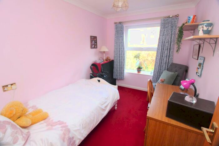 2 Bedroom Retirement Property For Sale In Harrison Close, Hitchin, SG4