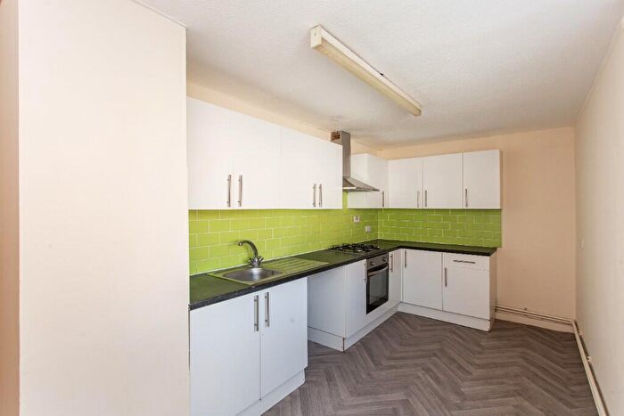 3 Bedroom Maisonette To Rent In British Street, London, E3