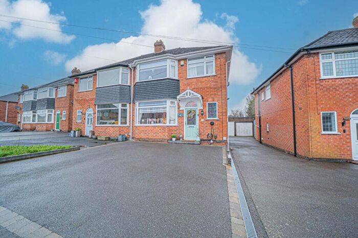 3 Bedroom Semi Detached House For Sale In Chapel Fields Road, Solihull, B92