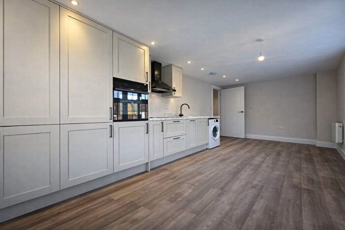 2 Bedroom Flat For Sale In Kent Road, Orpington, BR5