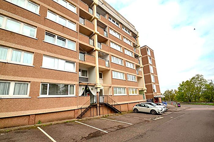 3 Bedroom Flat To Rent In Hillpark Drive, Glasgow, G43