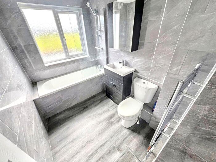 2 Bedroom Flat To Rent In Clarabad Terrace, Palmersville, Newcastle Upon Tyne, Tyne And Wear, NE12