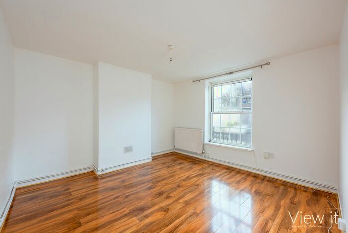 2 Bedroom Flat To Rent In Union Road, Nine Elms, Wandsworth Road, London, SW8