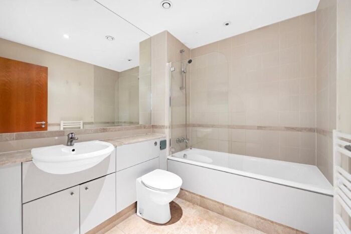 2 Bedroom Flat To Rent In Forum Magnum Square, London, SE1