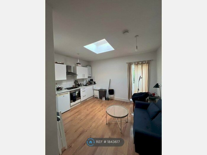 2 Bedroom Maisonette To Rent In North End Road, London, W14