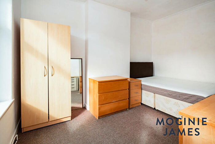 2 Bedroom End Of Terrace House To Rent In Merthyr Street, CF24