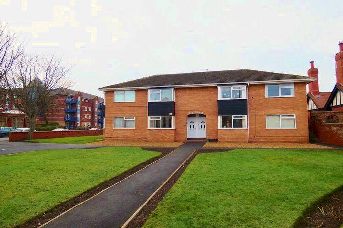 2 Bedroom Flat To Rent In Clifton Lodge, 254 Clifton Drive., Lytham St Annes FY8