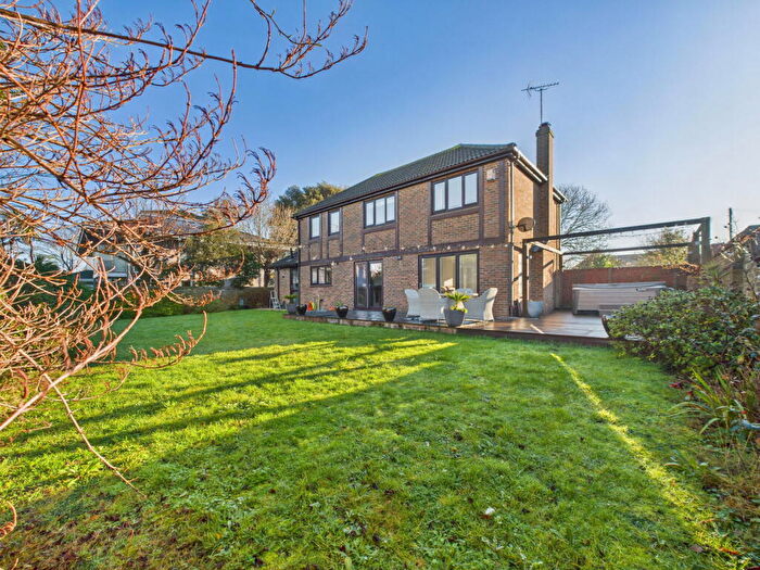 5 Bedroom Detached House For Sale In Kingsgate Avenue, Broadstairs, CT10