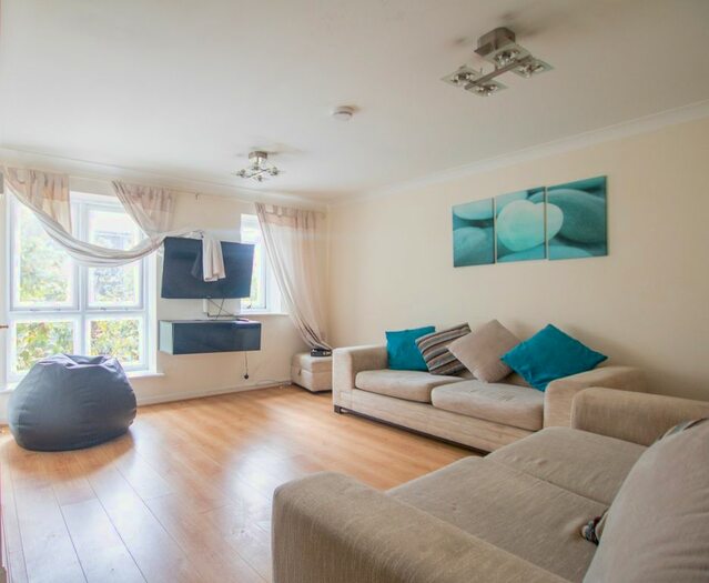 2 Bedroom Terraced House To Rent In Wesley Avenue, London, E16